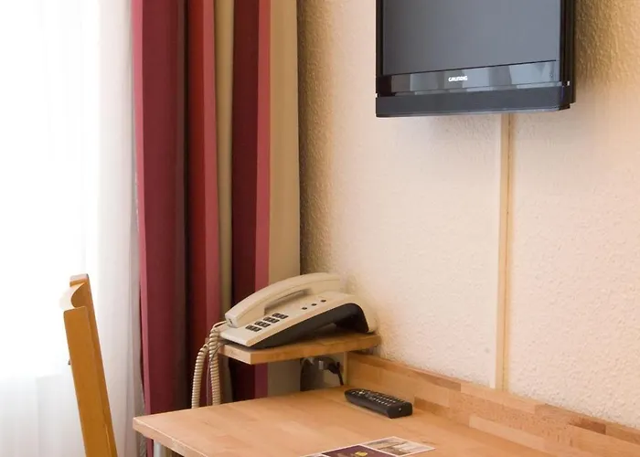 库普菲克瑟尔酒店 2*