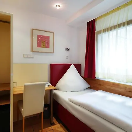 Hotel Im Kupferkessel 2*